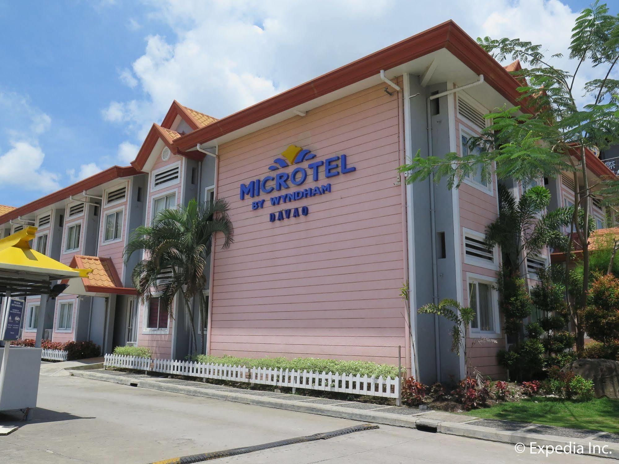 Microtel By Wyndham Davao Exterior photo